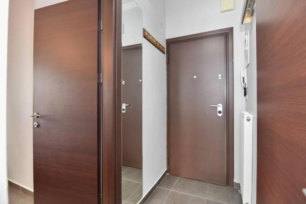 Modern Apartment In The Heart Of The City Larissa Exteriör bild